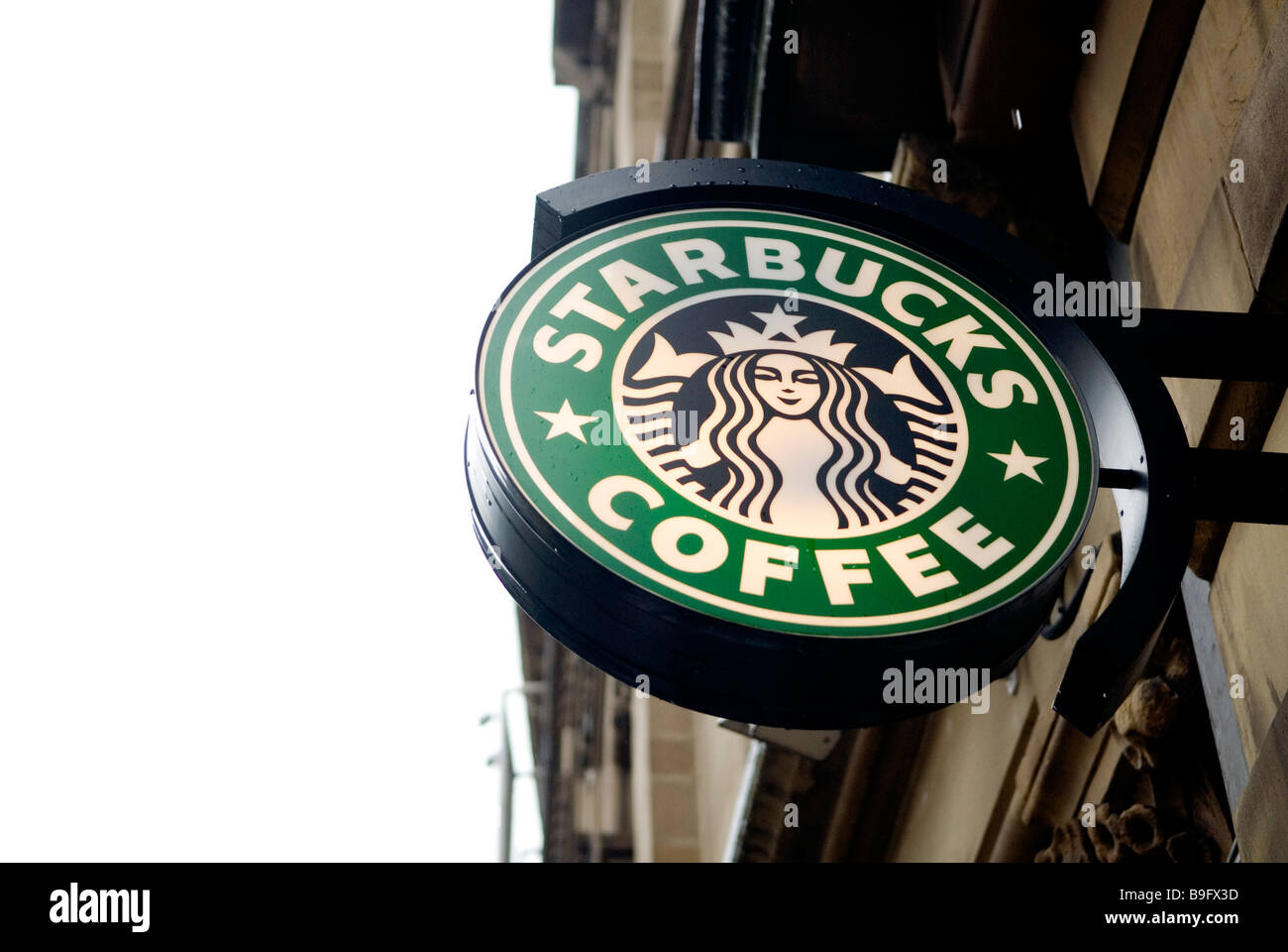 Starbucks Coffee-Zeichen im Stadtzentrum von Manchester UK Stockfoto