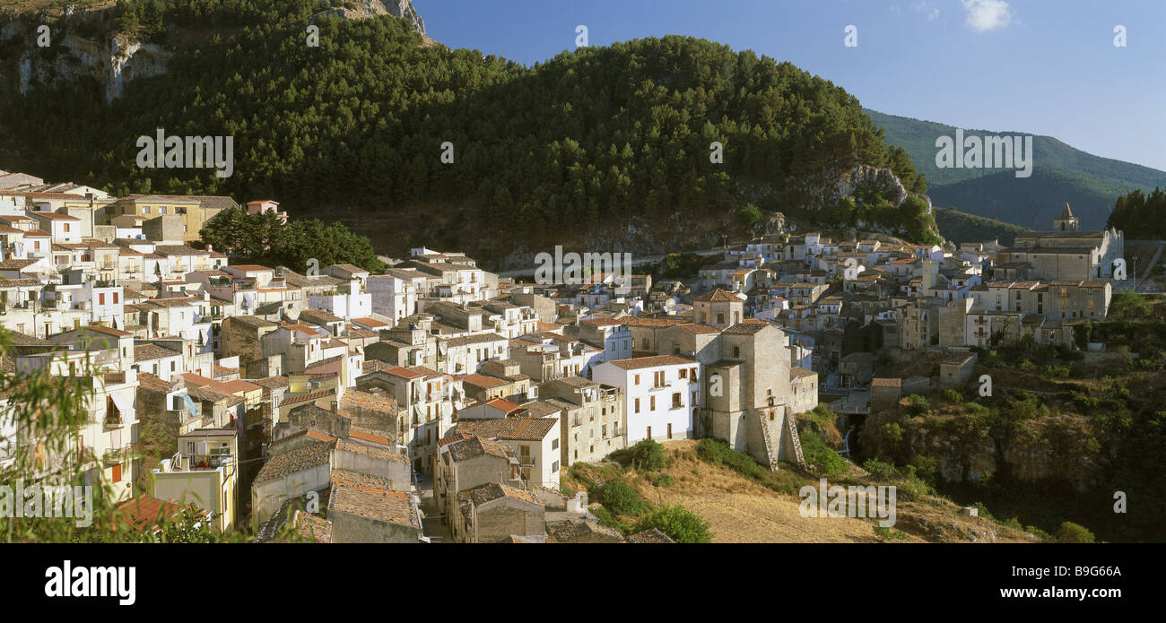 Italien Insel Sizilien Insel Sizilien Gratteri Ansicht Ziel Parco Delle Madonie Landschaft Berge Stadt beherbergt Gebäude Stockfoto