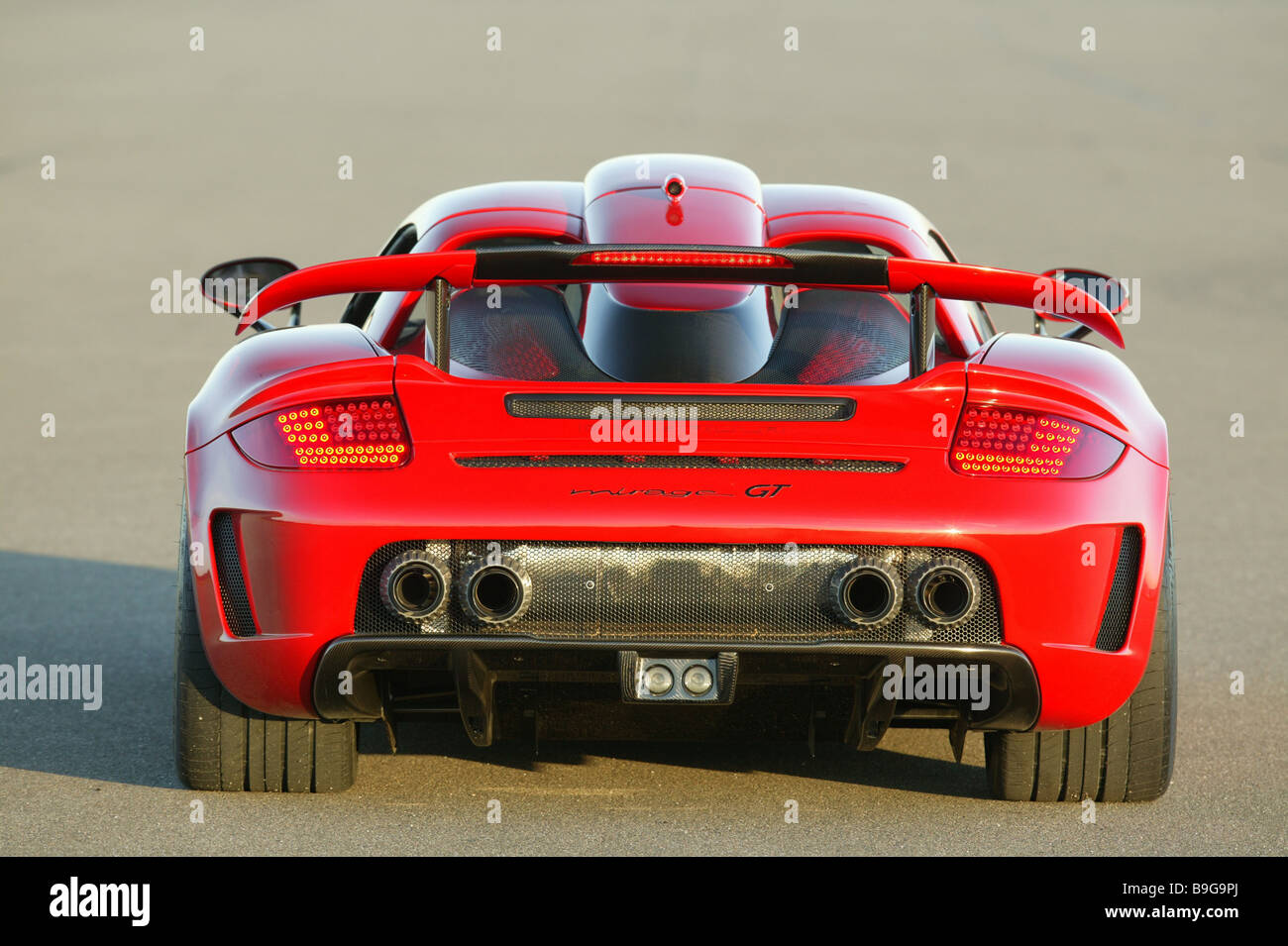 Rotes Auto spoiler Stockfotografie - Alamy