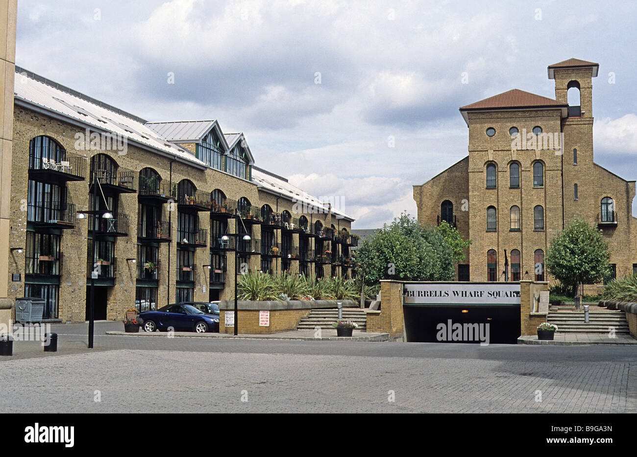 Burrell der Wharf, Isle of Dogs, East London. Platte-Haus, Zentrum und anderen Industriebauten für Wohnnutzung umgewandelt. Stockfoto