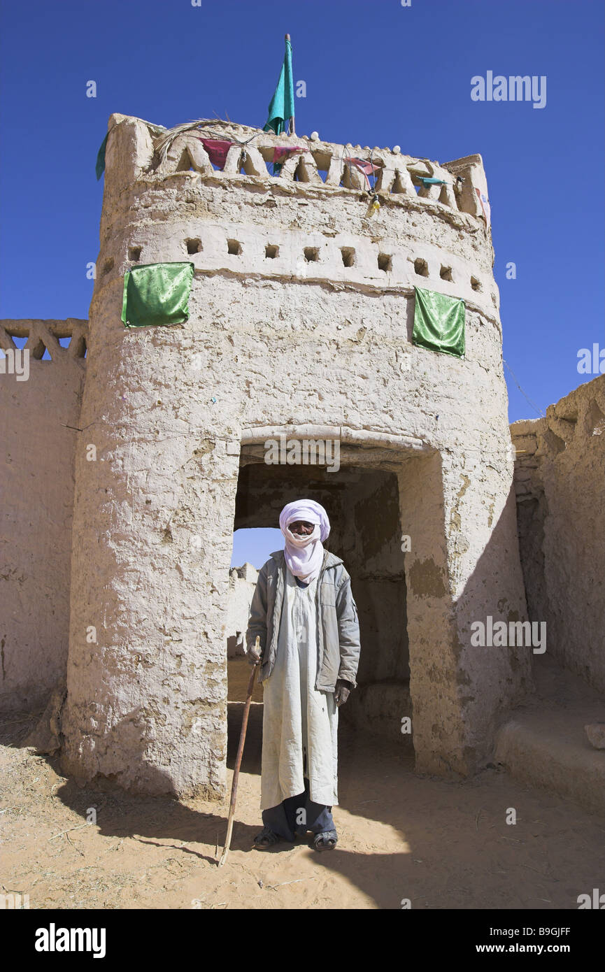 Afrika-Libyen Ghat Tuareg in voller Länge Portrait Afrika alten Teil der Stadt Araber-Berber-Berber Leute bestaunen Kamera gebürtig person Stockfoto