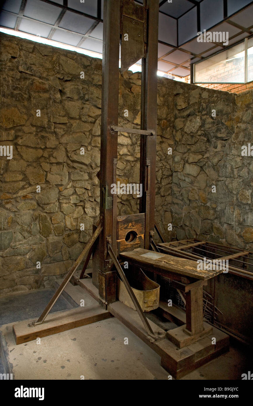 Französischen Guillotine auf dem Display War Remnants Museum in Ho-Chi-Minh-Stadt-Vietnam Stockfoto