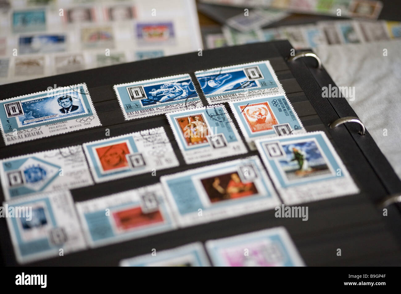 Philatelie Briefmarken-Briefmarkenalbum sammeln, hobby Stockfoto