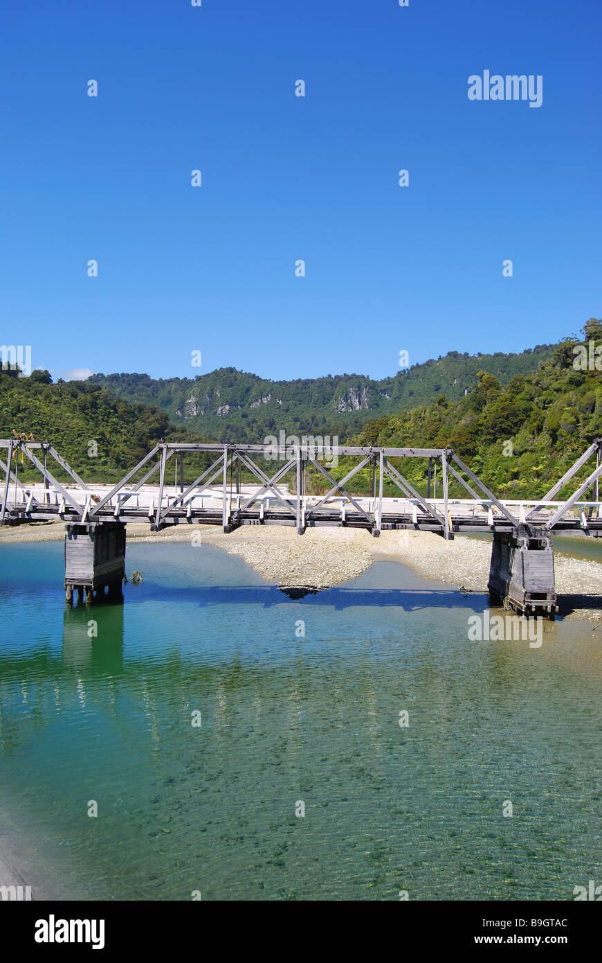 Historische Holzbrücke, Fox River, Paparoa National Park, West Coast, Südinsel, Neuseeland Stockfoto