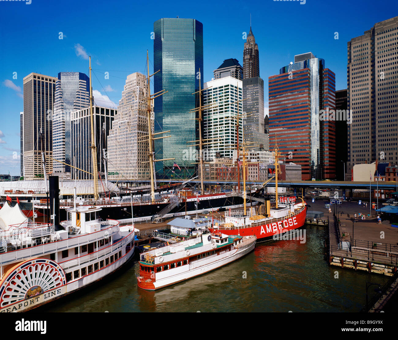 USA New York City Manhattan South street Seaport Landeplatz Schiffe