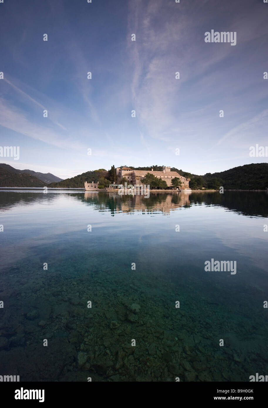 Die Klosterruine St. Marys Insel im "Großen See", auf der Insel Mljet, Kroatien Stockfoto