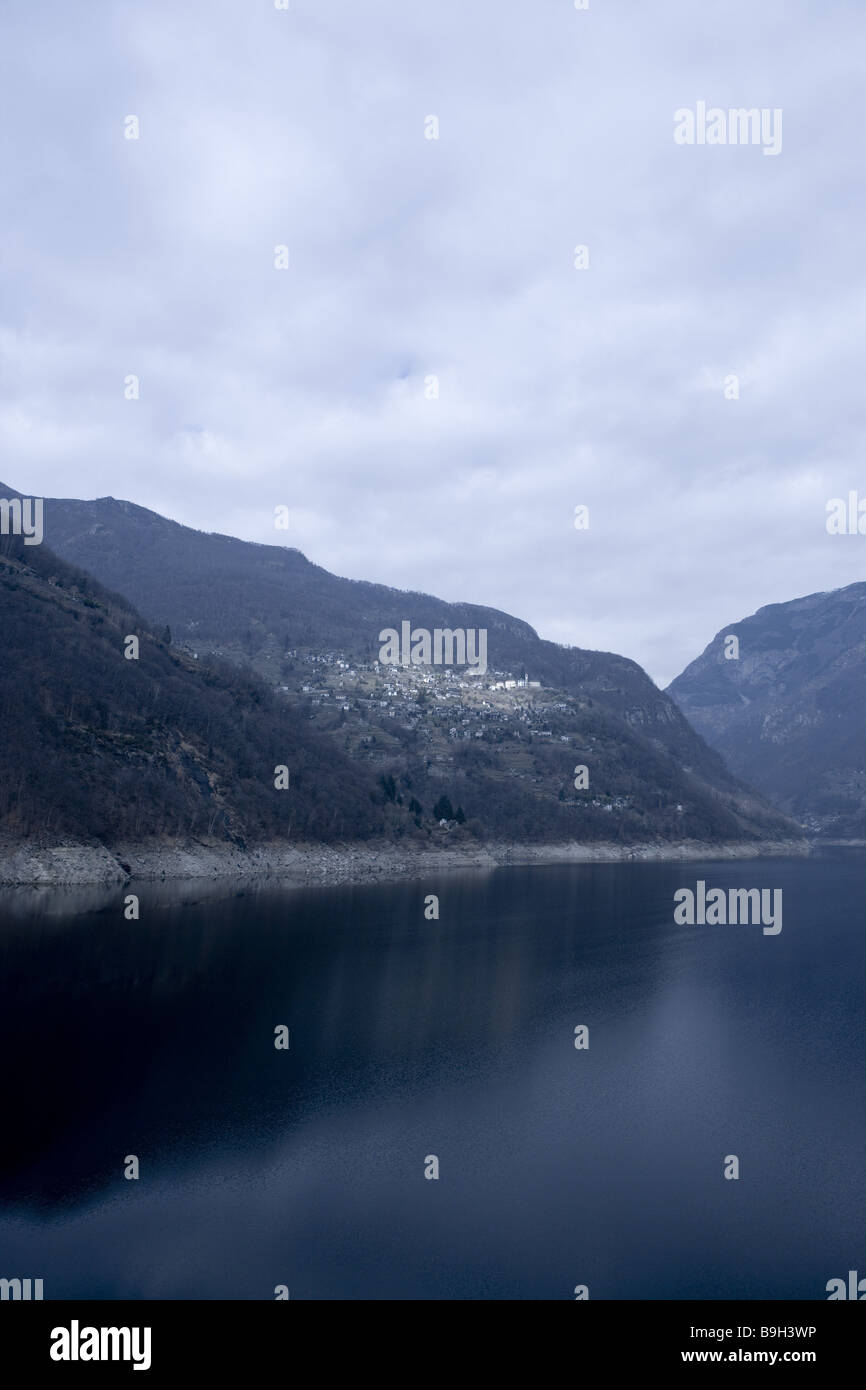 Reservoir Marmelade-Wand Lago di Vogorno Valle Verzasca Tessin Schweiz Stockfoto