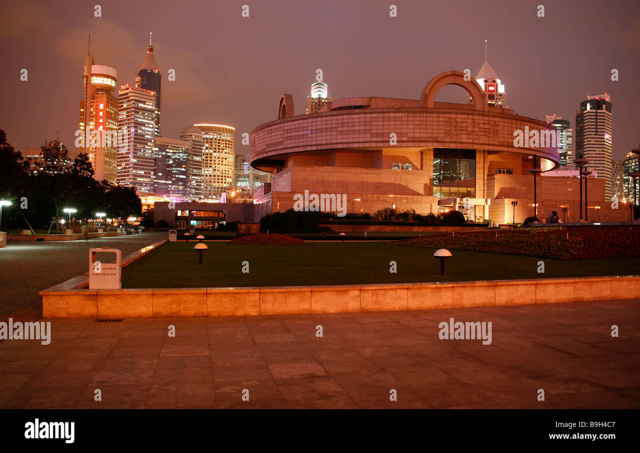 China, Shanghai. Platz des Volkes in der Abenddämmerung Stockfoto