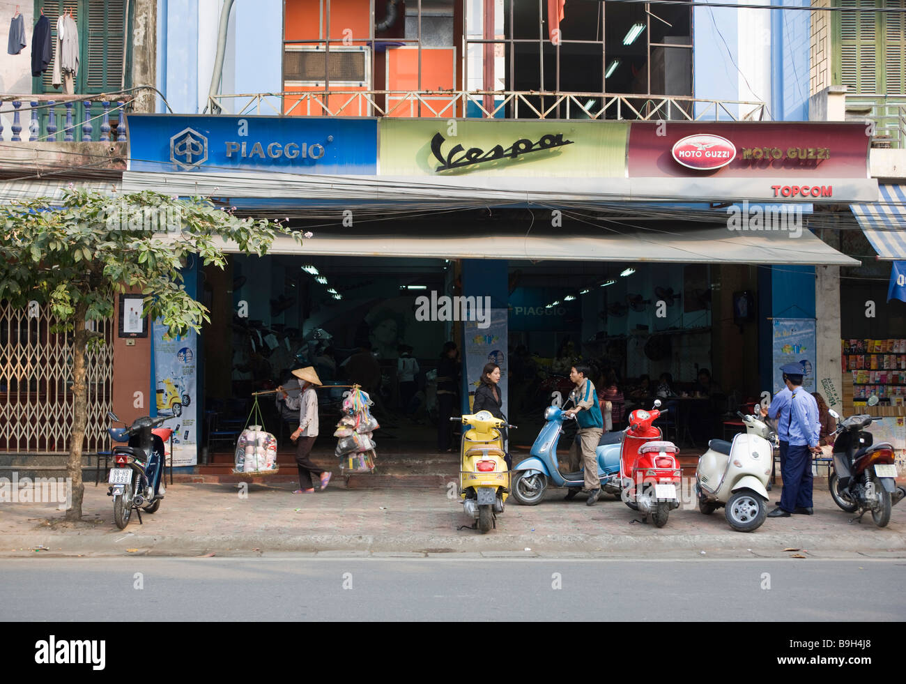 Vespa Händler Hanoi Vietnam Stockfoto