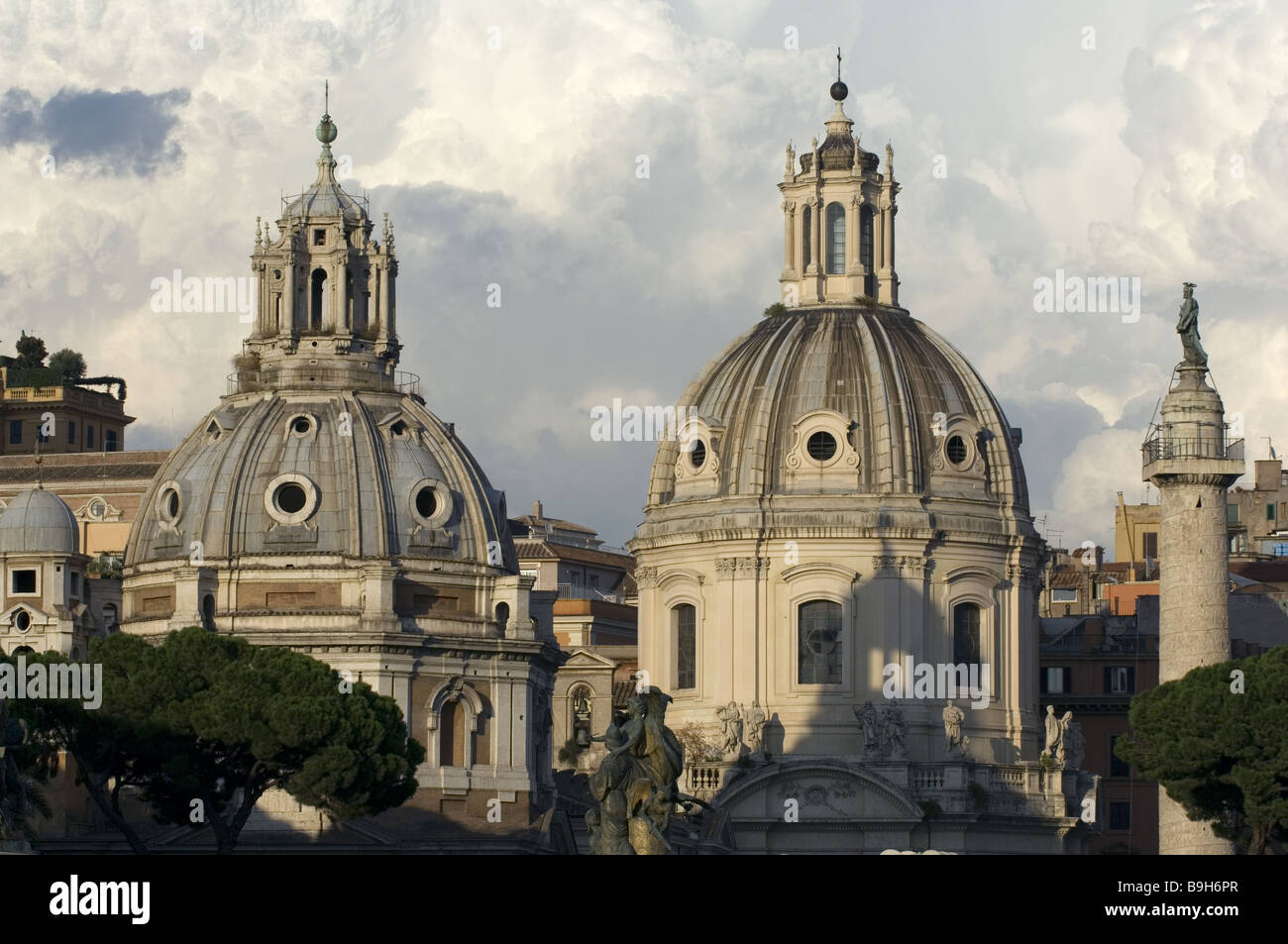Italien Rom Trajansforum Kirchen Trajans-Säule Stockfoto