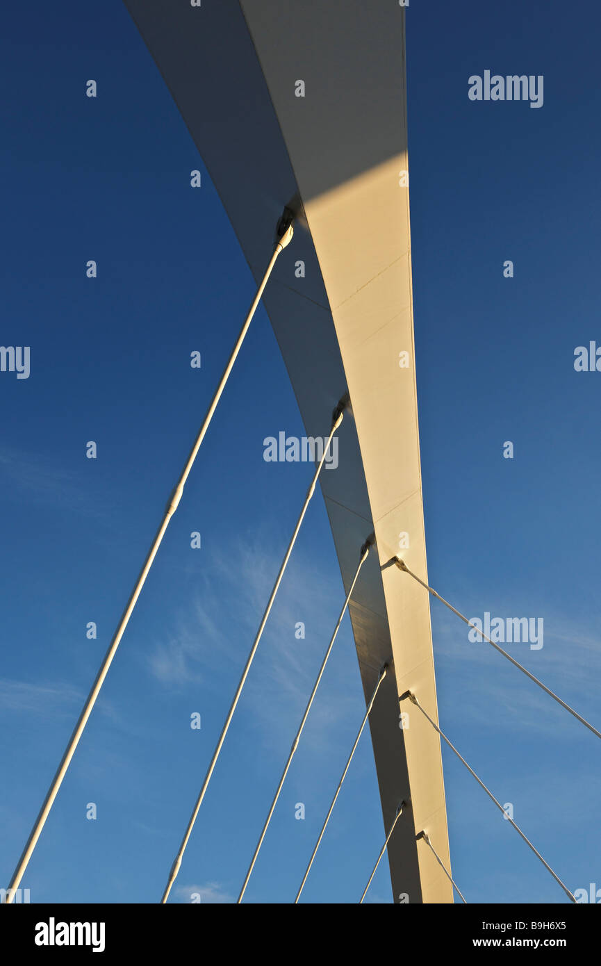 Detail des Clyde Arc oder zuzukneifen Brücke Glasgow Schottland UK Stockfoto