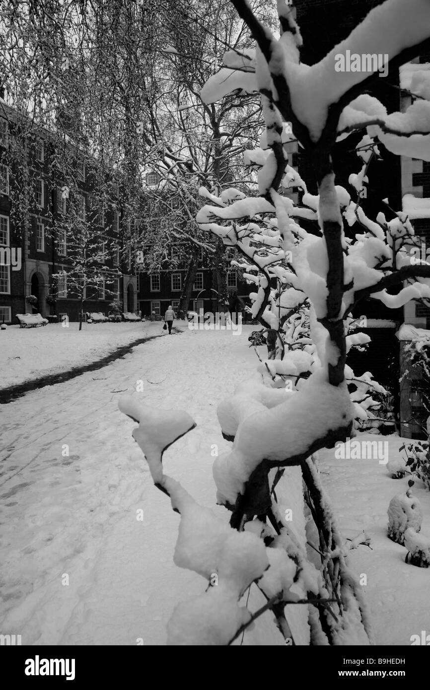 Starker Schneefall in Fountain Court, Middle Temple, Inns Of Court, London Stockfoto