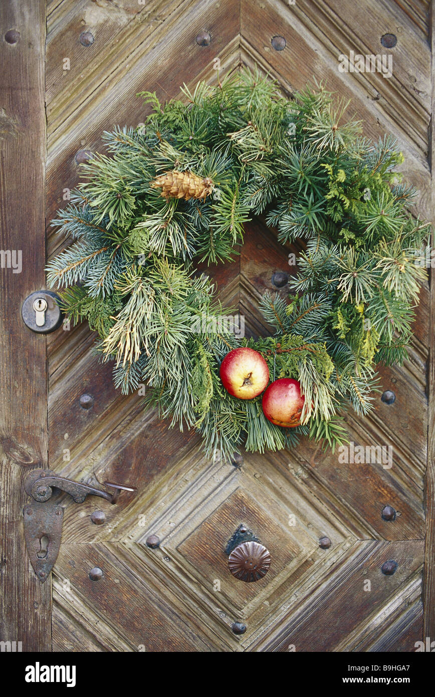 blumengestecke herbst DIY: Raffinierter Blumenschmuck für den Tisch