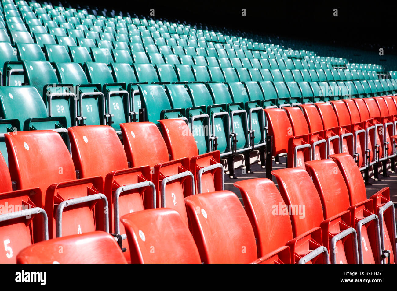 Sitzgelegenheiten im Fürstentum Stadion, früher bekannt als das Millennium Stadium. Stockfoto