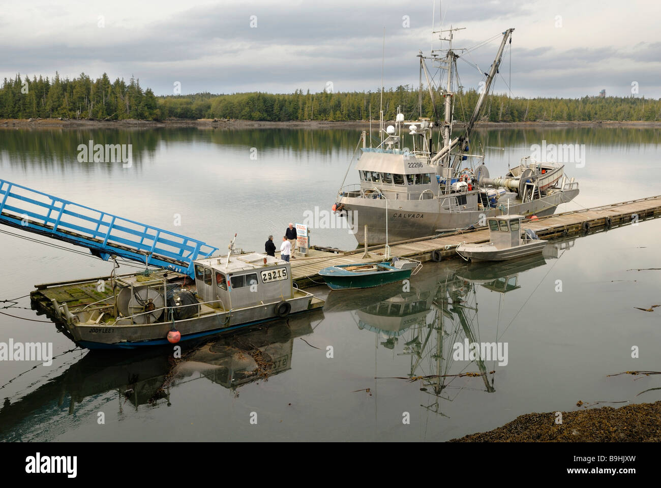 Fischkutter und Boote in der Nähe von Prince Rupert, Britisch-Kolumbien, Kanada, Nordamerika Stockfoto Fischkutter und Boote in der Nähe von Prince Rupert, Britisch-Kolumbien, Kanada, Nordamerika Stockfoto