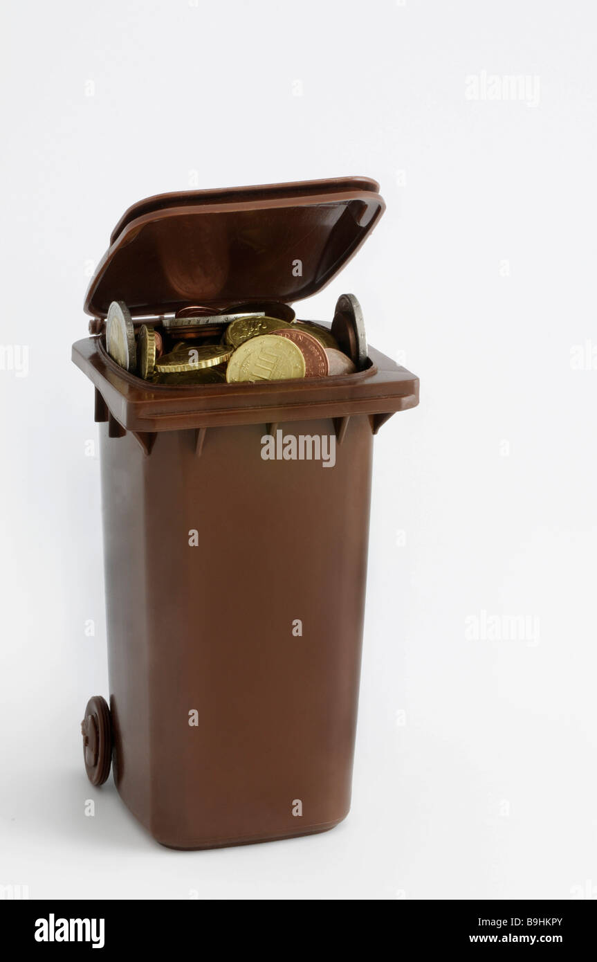 Braune Wheelie bin voll gepackt mit Euro-Münzen Stockfoto