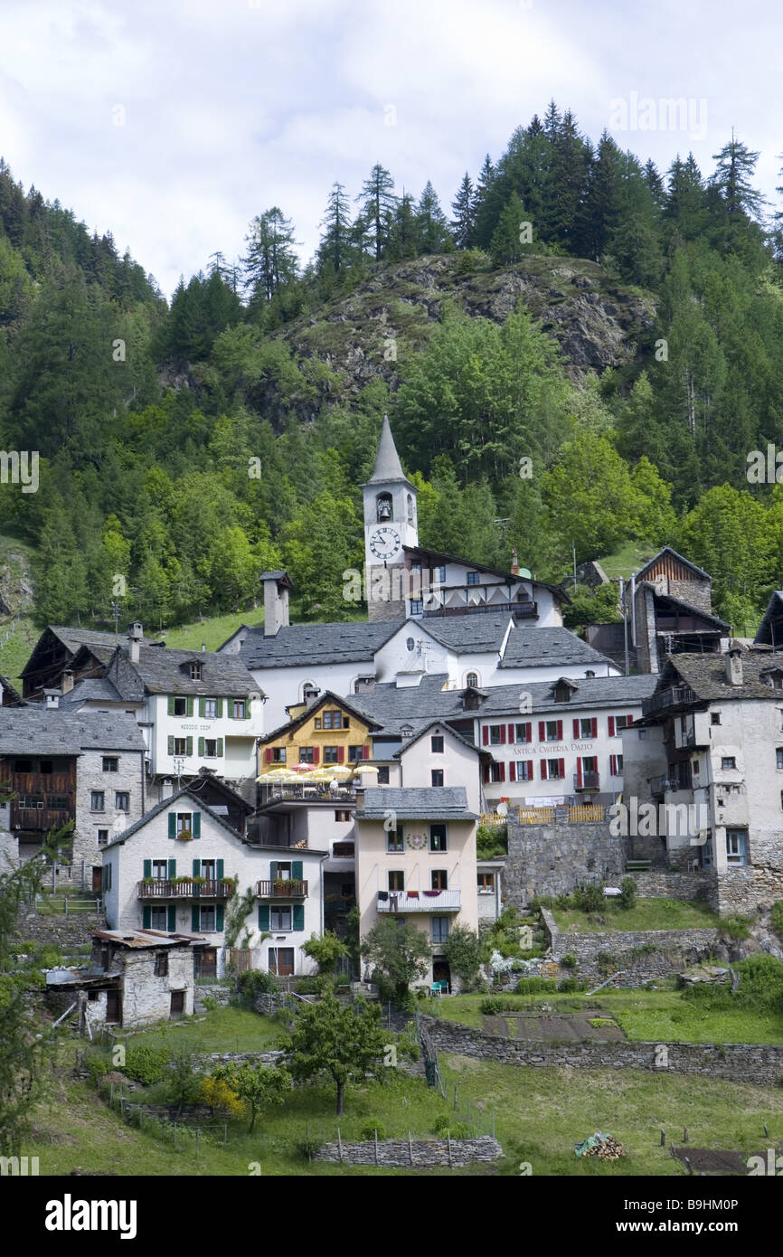 Schweiz Tessin Valle Maggia Fusio Ortschaft Perspektive isoliert  abgesondert abseits Alpen Alpenraum Bergdorf Stockfotografie - Alamy