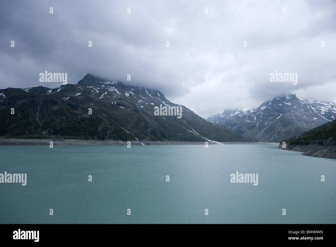 Österreich Vorarlberg Montafon Silvretta-Stausee Bieler hohe Gewitterstimmung Alpen Alpen-See Berge Top Bergkulisse Stockfoto