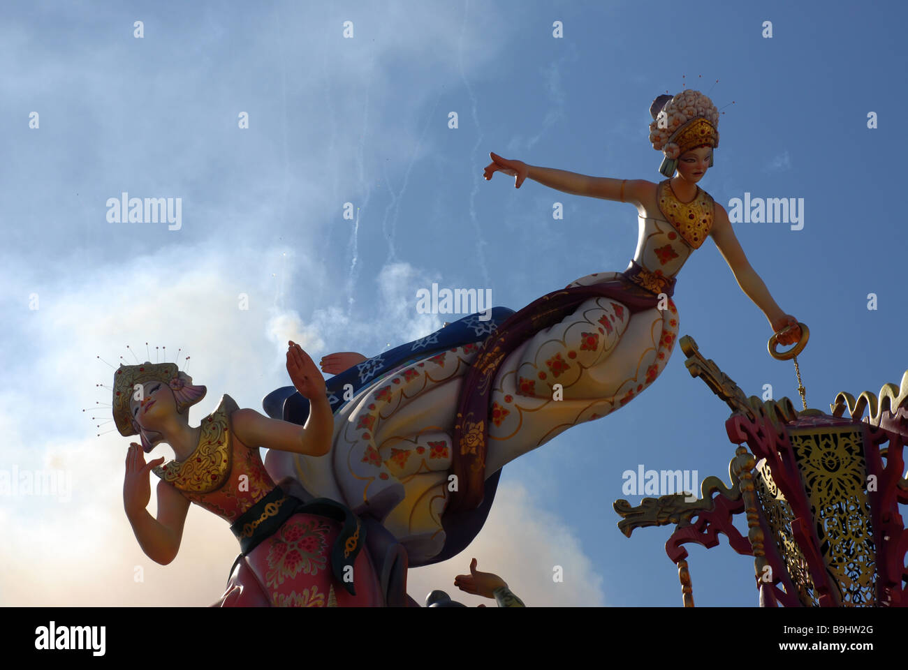 Feuerwerk und Böllern am Dia de San Jose, Denia, Provinz Alicante, Las Fallas Fiesta, Comunidad Valenciana, Spanien Stockfoto