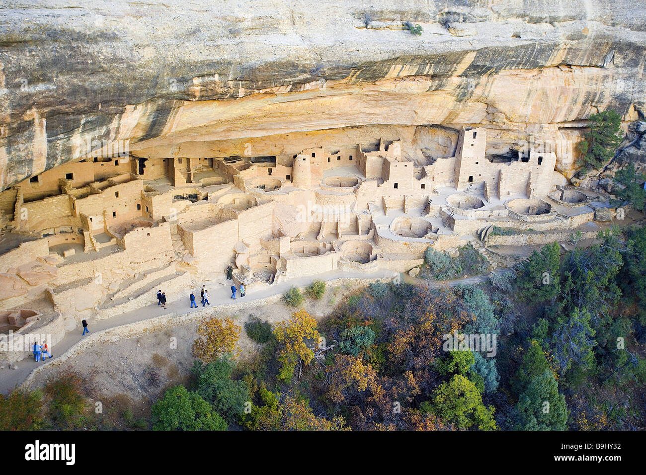 USA Colorado Mesa-Verde-Nationalpark Cliff Palace Felsen Schleuse-Gülle beherbergt Anasazi-Kultur Besucher Amerika Anblick Reise Stockfoto
