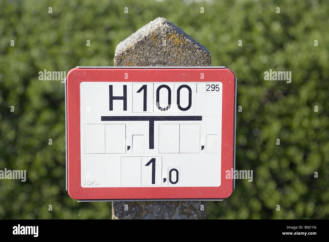Wasser-Hydrant Zeichen Wasser Hydrant Entfernung-Ort Wasser Rückzug Wasser Rückzug-Ort Verdrahtung Punkt Lieferung-Net öffentlich Stockfoto