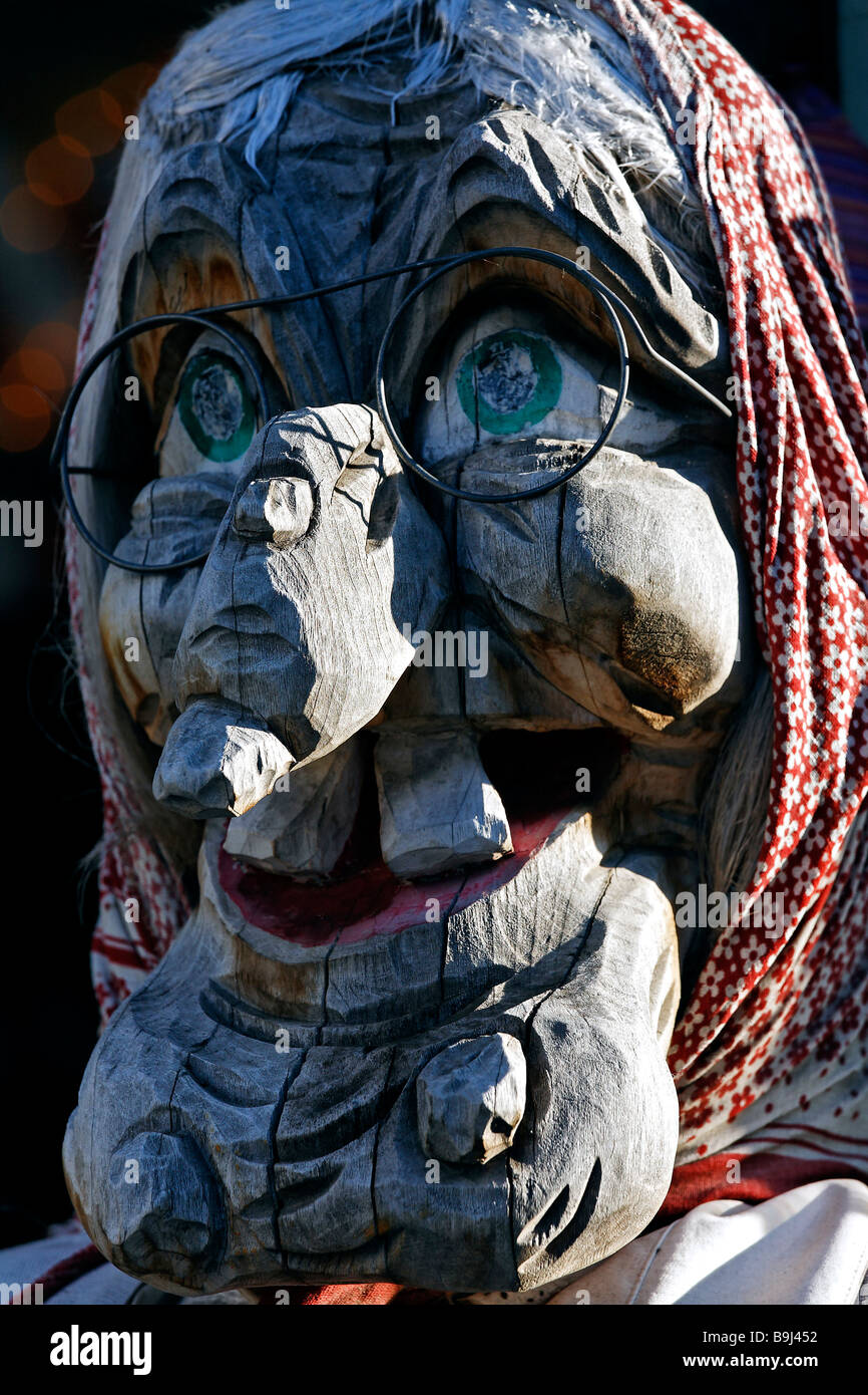 Geschnitzten Kopf einer Hexe, hässliches Gesicht mit einer Warze auf der Nase, Wernigerode, Harz, Sachsen-Anhalt, Deutschland, Europa Stockfoto
