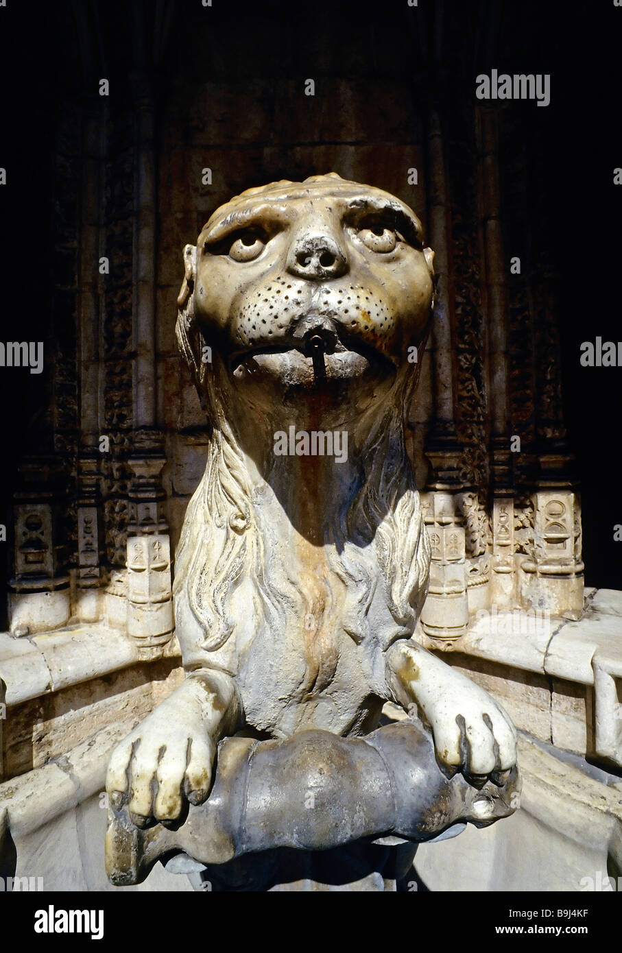 Historisch, Marmor, Animal-förmige Brunnen Statue in das Kloster Mosteiro Dos Jerónimos, Hieronymus-Kloster, Belém, Lissabon, Stockfoto