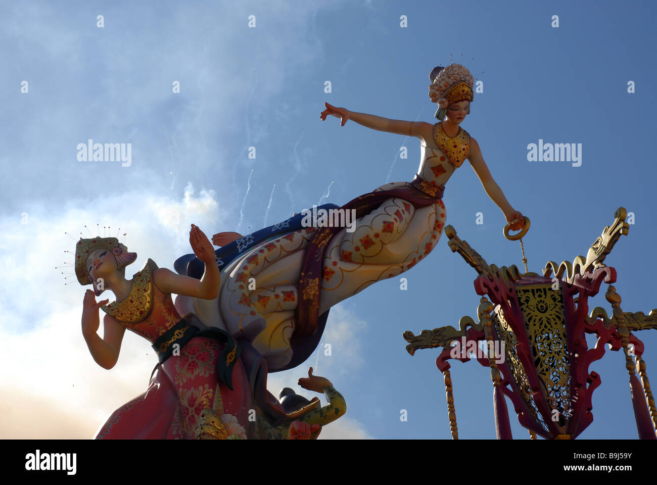 Feuerwerk und Böllern am Dia de San Jose, Denia, Provinz Alicante, Las Fallas Fiesta, Comunidad Valenciana, Spanien Stockfoto