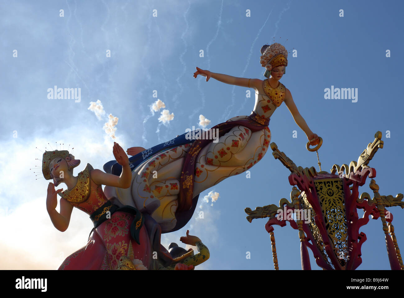Feuerwerk und Böllern am Dia de San Jose, Denia, Provinz Alicante, Las Fallas Fiesta, Comunidad Valenciana, Spanien Stockfoto