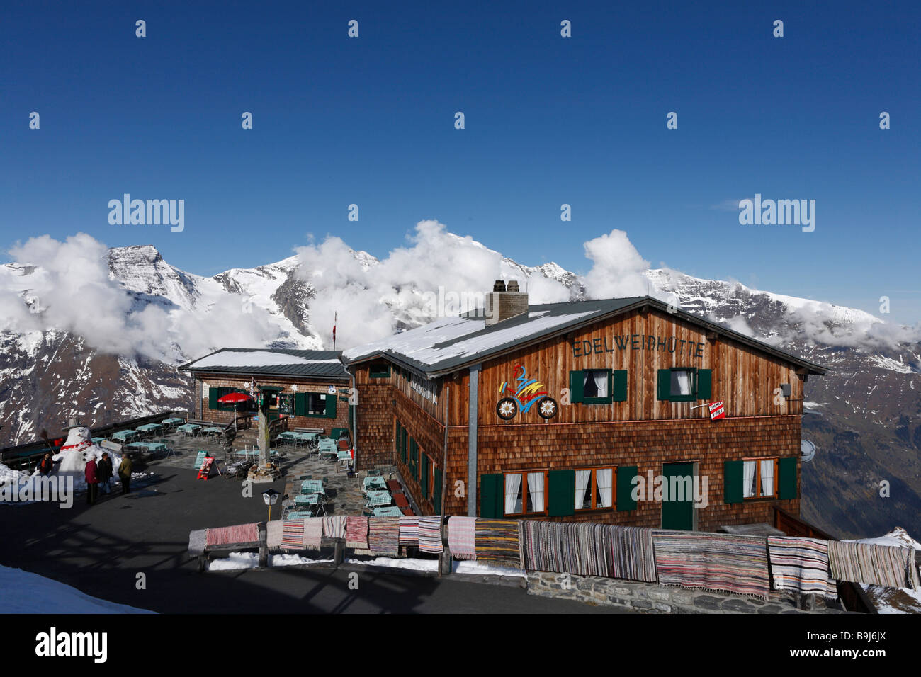 Edelweisshuette, Edelweiß-Hütte auf dem Gipfel des Edelweiss Berg, Großglockner Hochalpenstraße, Nationalpark Hohe Tauern, Stockfoto