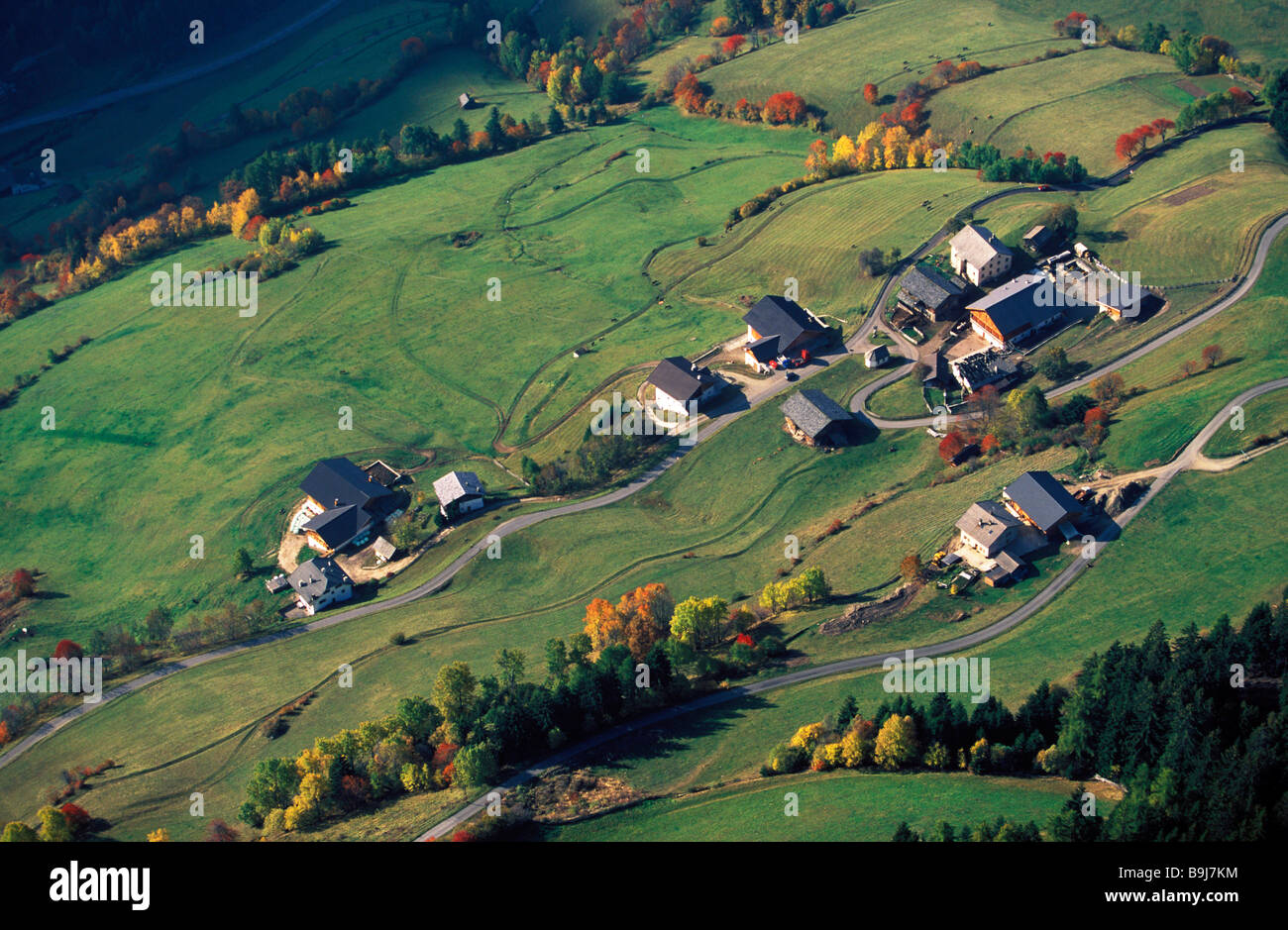 Luftbild, herbstlichen Val Badia Tal, Dolomiten, Bozen-Bozen, Italien Stockfoto