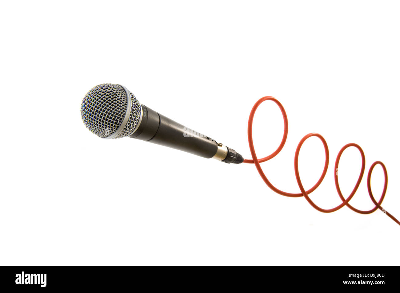 Mikrofon micro Mike mic Mikrophone mit roten Draht Kabel Streifen Linie verbinden Verbindung Musik singen Sänger Vision Contest sym Stockfoto