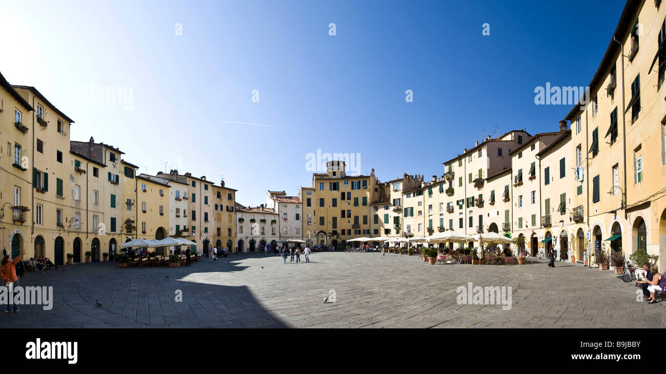 Piazza del Anfiteatro, Platz Piazza Mercato, Amphitheater, Lucca, Toskana, Italien, Europa Stockfoto