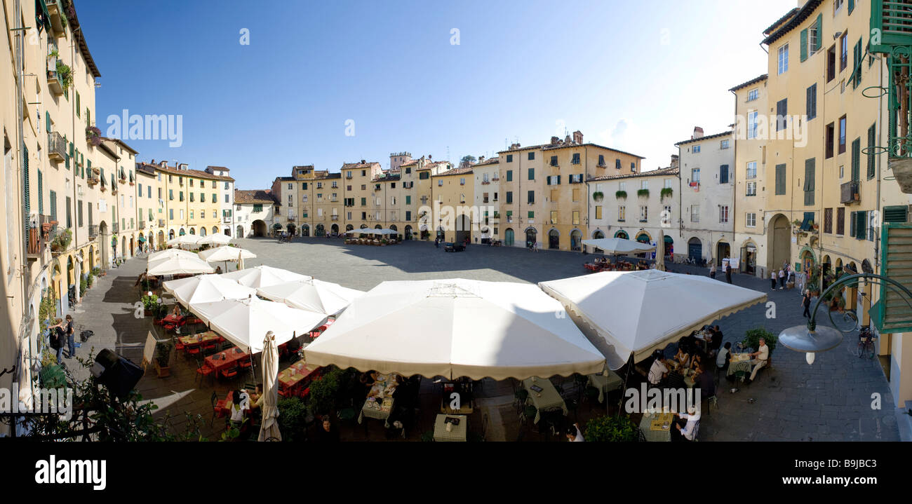 Piazza del Anfiteatro, Platz Piazza Mercato, Amphitheater, Lucca, Toskana, Italien, Europa Stockfoto