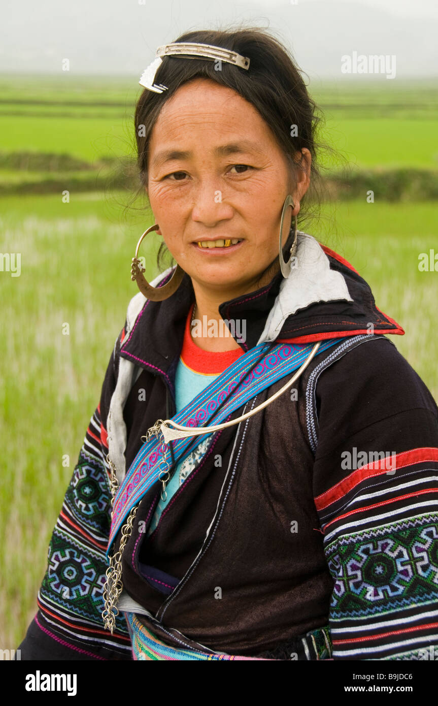 Porträt einer Frau Black Hmong in Sapa Vietnam Stockfoto