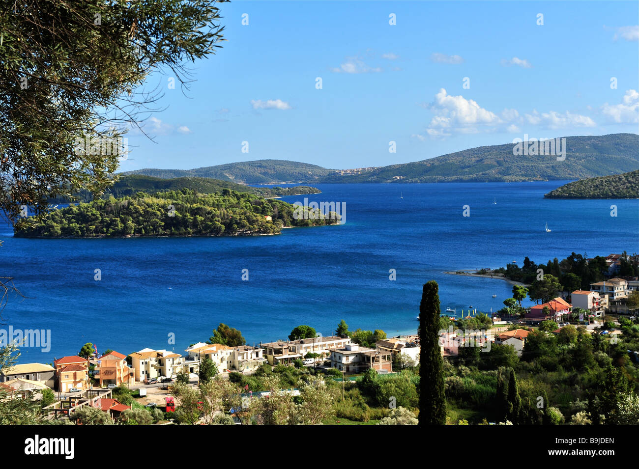 Stadt von Nidri, eine kleine Yacht Destination auf der Ionischen Insel Lefkada (Lefkas) Stockfoto