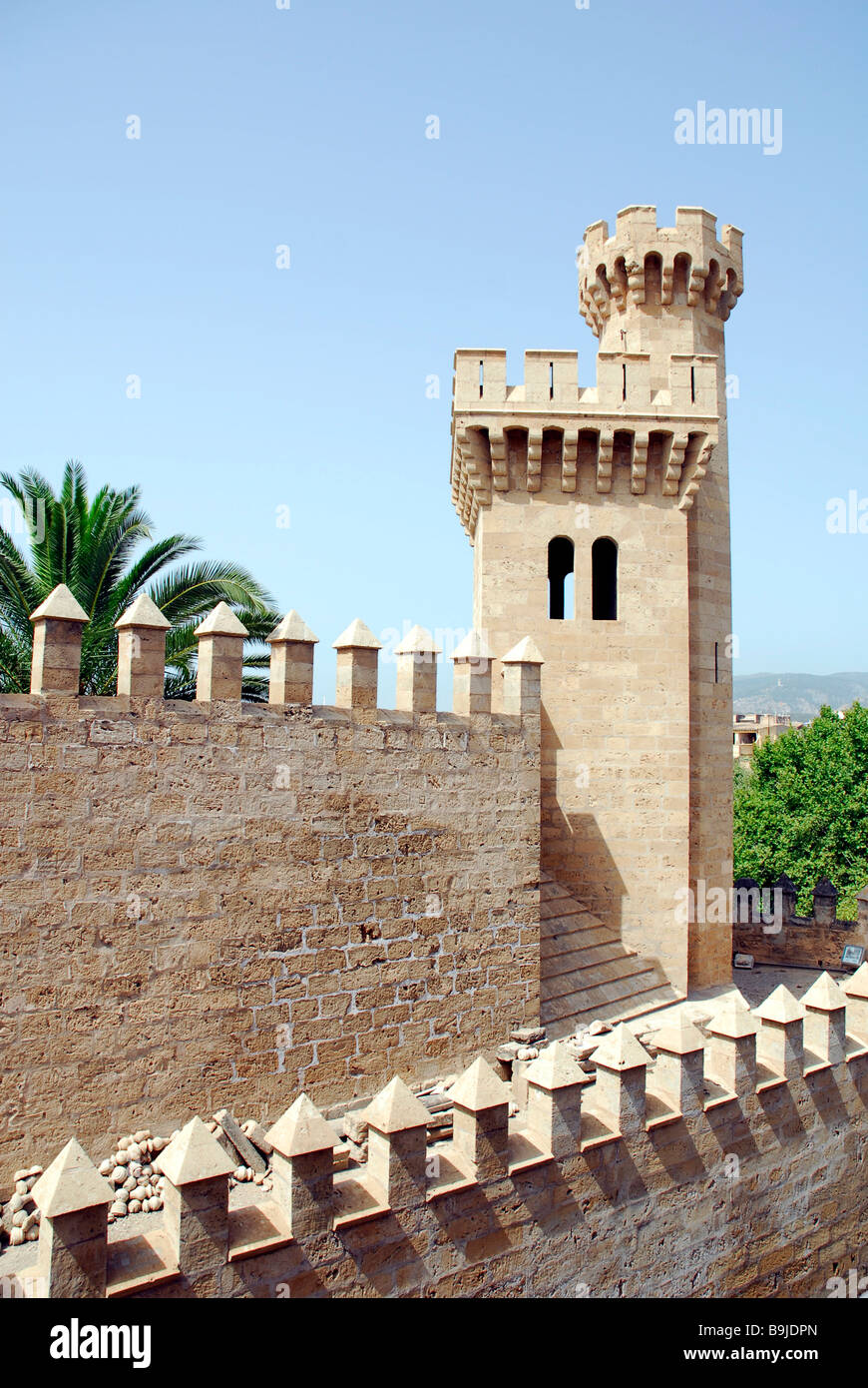 Palast Schloss Burg In Spanien 7 Buchstaben Ein historisches schloss -Fotos und -Bildmaterial in hoher Auflösung