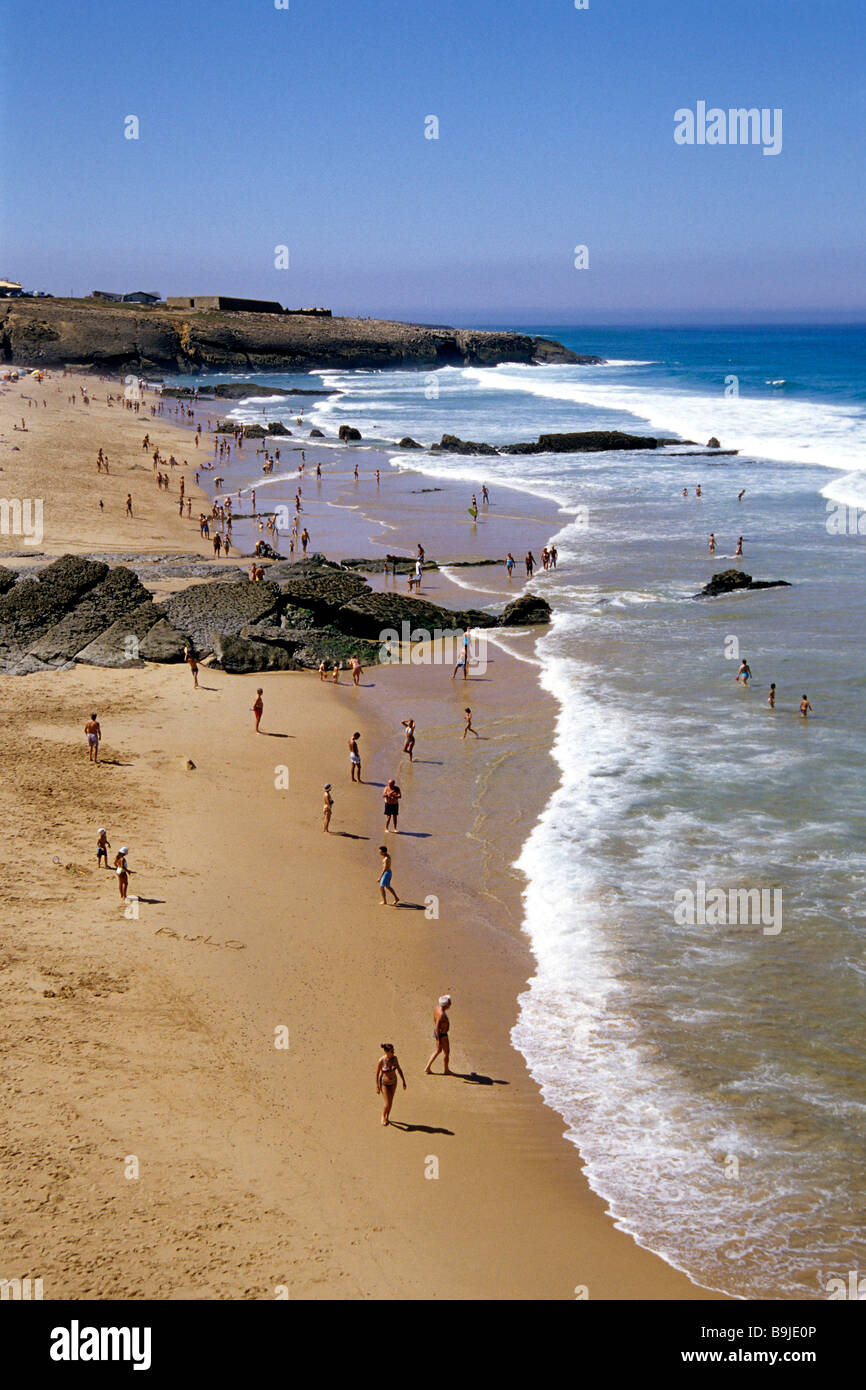Praia do Guincho, Strand am Atlantik mit Tagestouristen aus Europa, Lissabon, Portugal, Estoril und Cascais Stockfoto