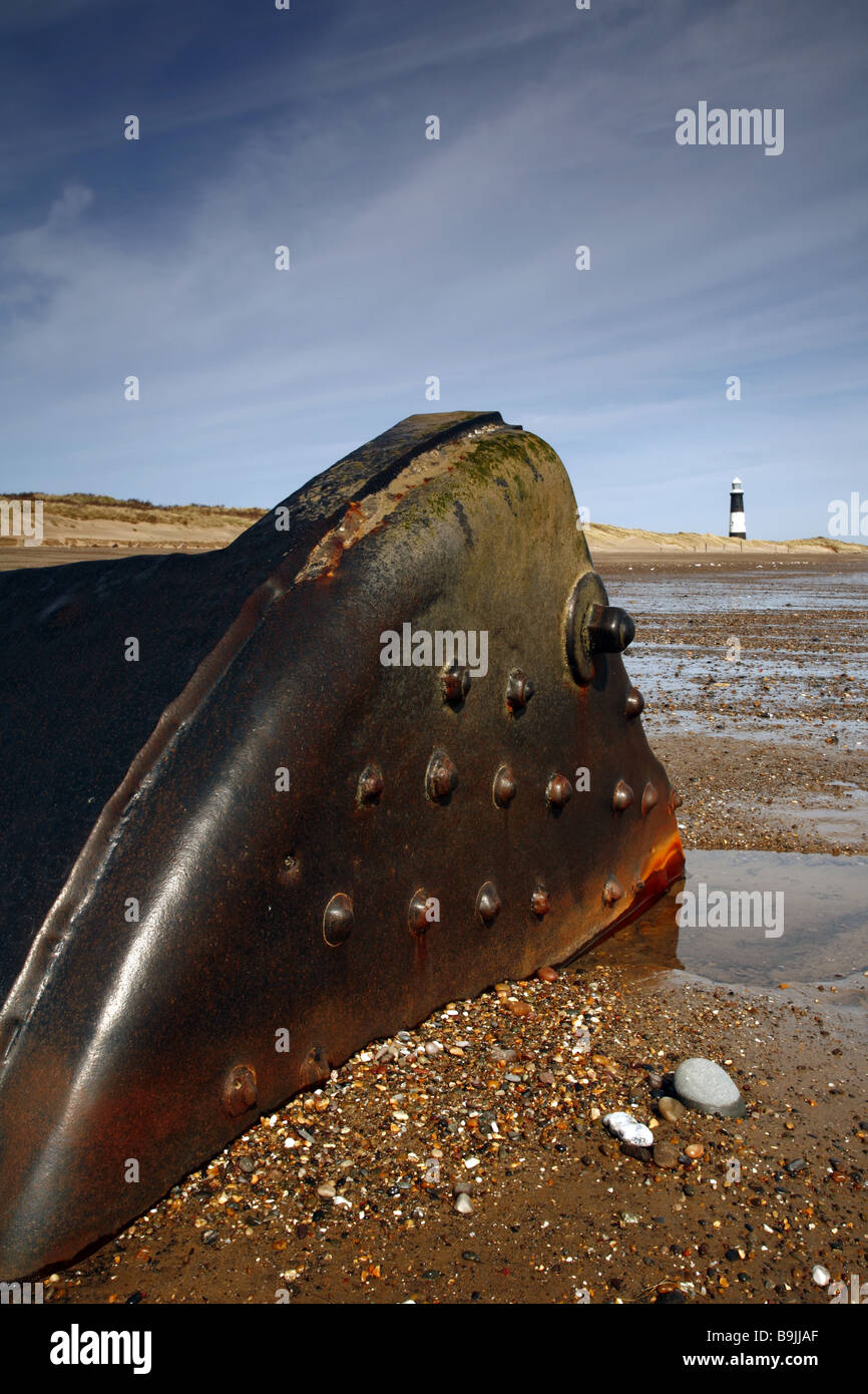 Alte Schiffe Kessel am Strand am Spurnhead Leuchtturm Yorkshire Nordost England Uk Stockfoto