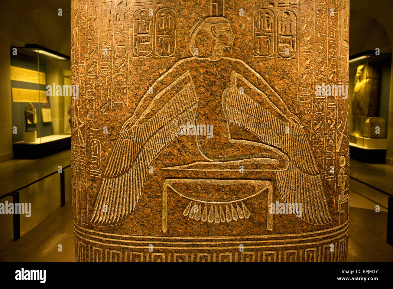 Göttin Isis breitet Flügel auf poliertem Granit-Sarkophag Ramses III Musee du Louvre Museum Paris Frankreich Europa Stockfoto