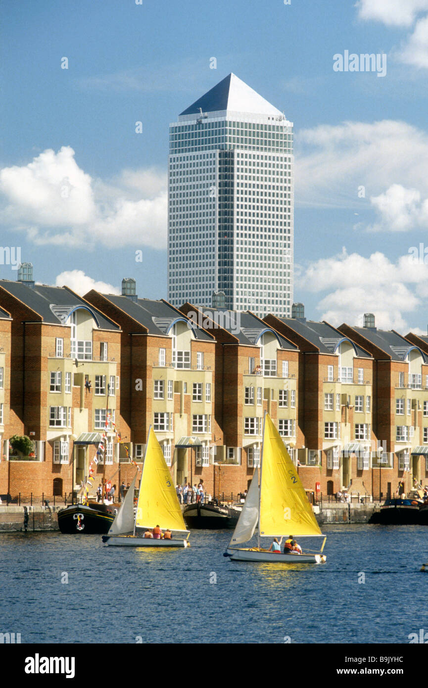 Segeljollen in Surrey Docks London England UK Stockfoto