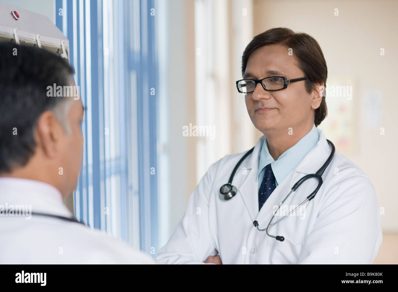 Ärzte diskutieren Stockfoto