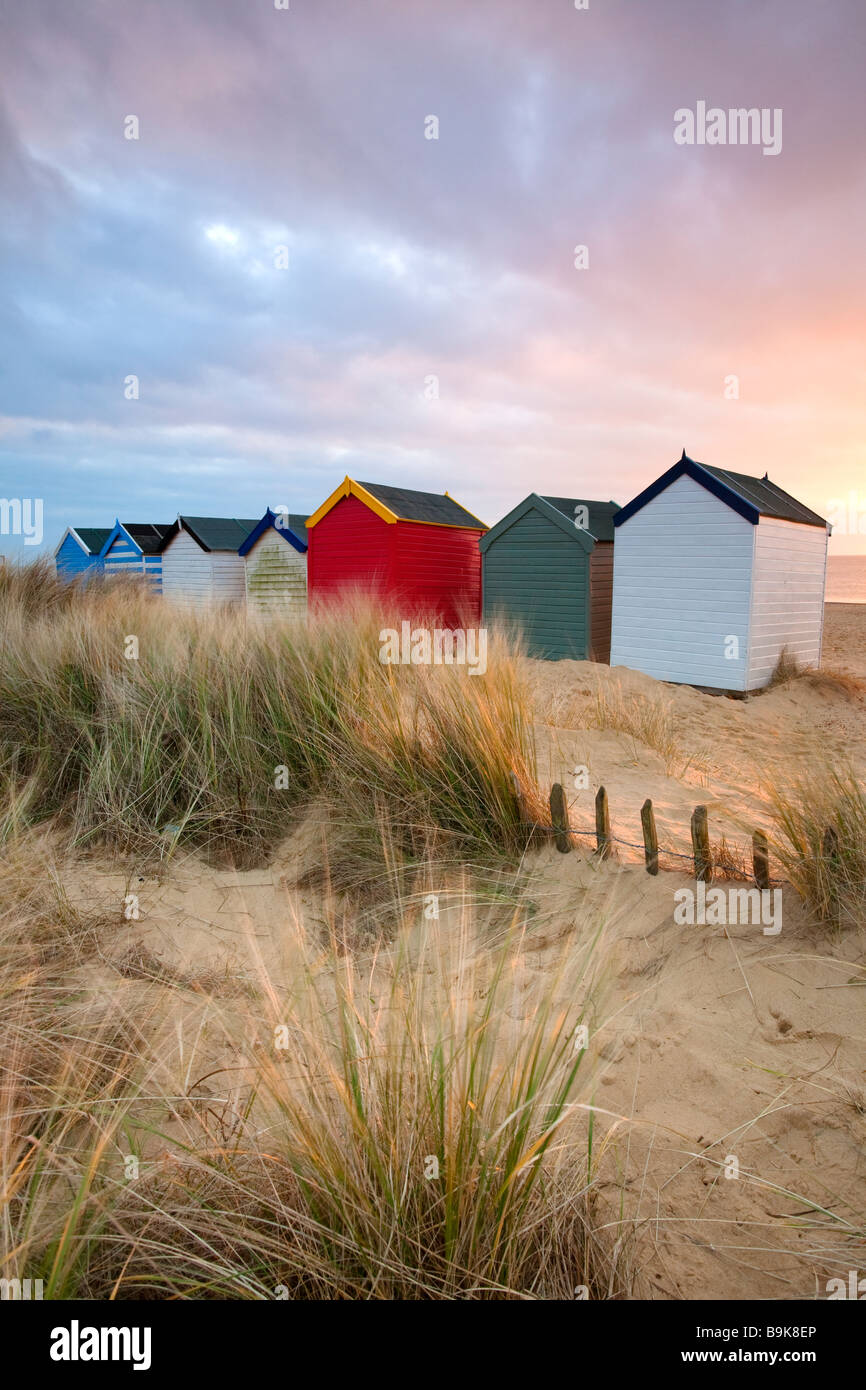 Dramatische Morgenlicht in Southwold Strand an der Küste von Suffolk Stockfoto
