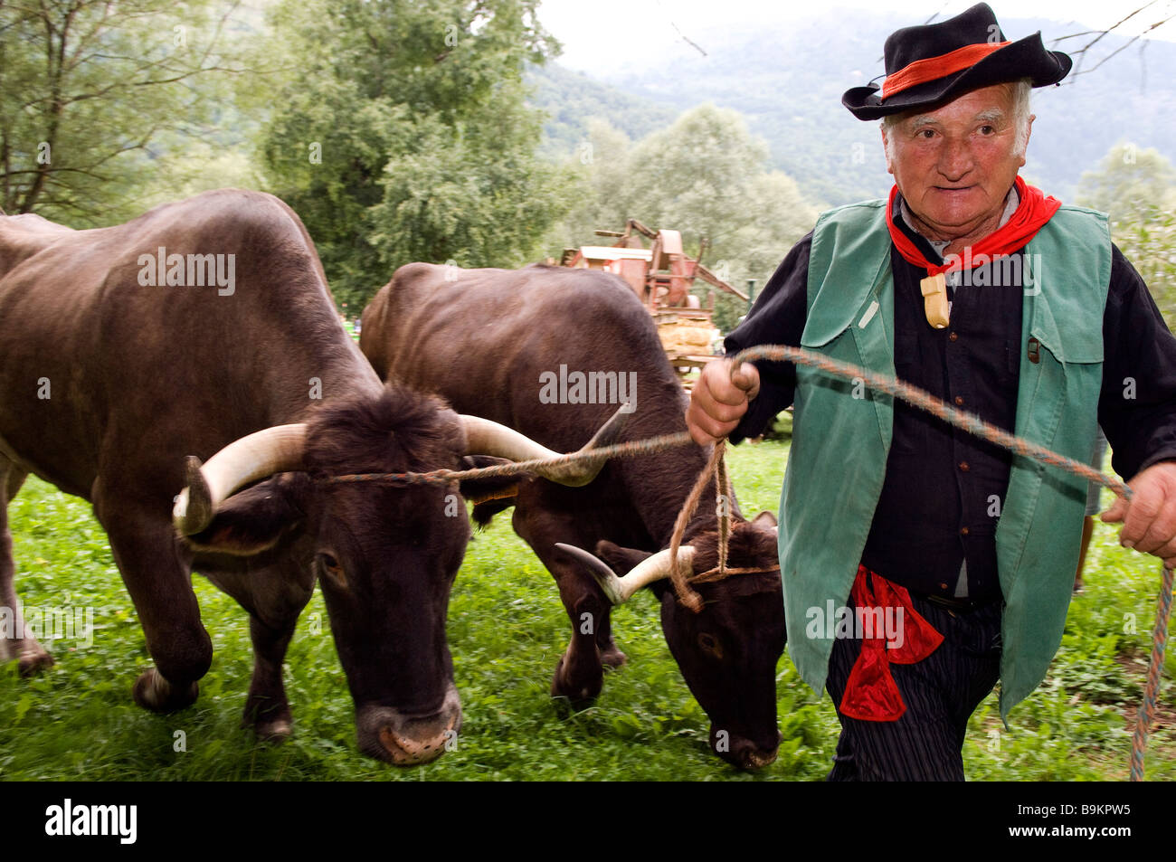Frankreich, Hautes Pyrenäen Genos Loudevielle, Traditionen Messe Stockfoto