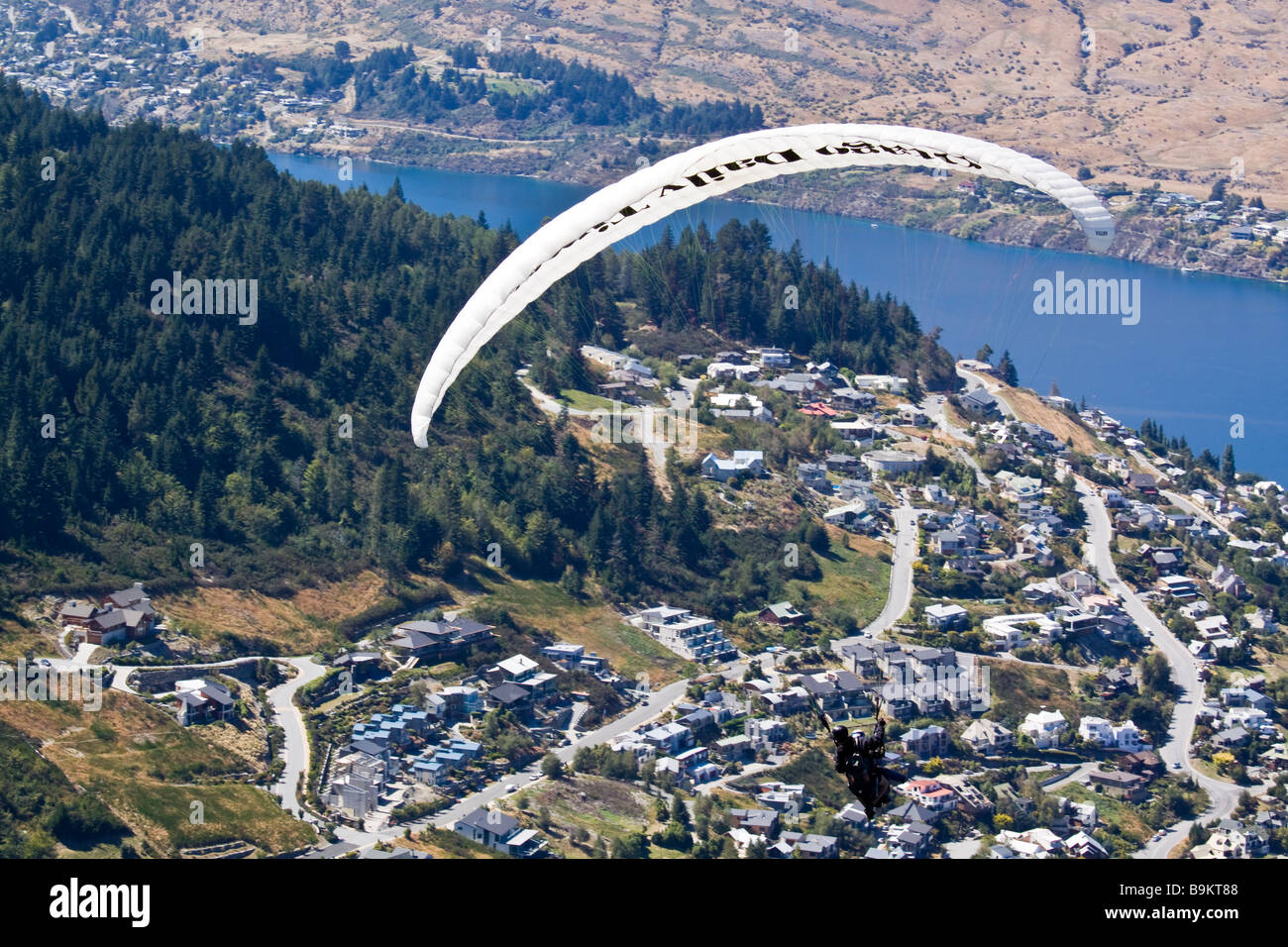 Paragliding in Queenstown Neuseeland Stockfoto