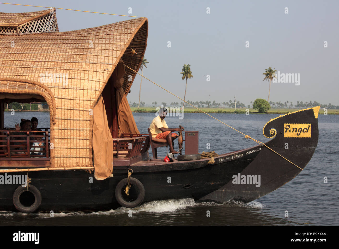 Indien Kerala Backwaters Hausboot Steuermann Stockfoto