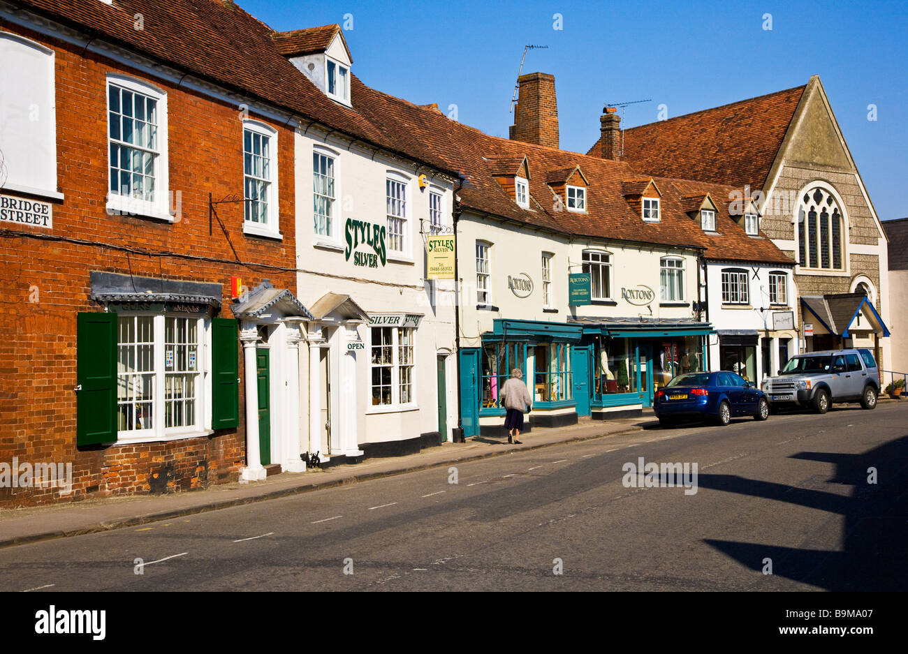 Blick entlang der Bridge Street in Hungerford Berkshire England UK Stockfoto