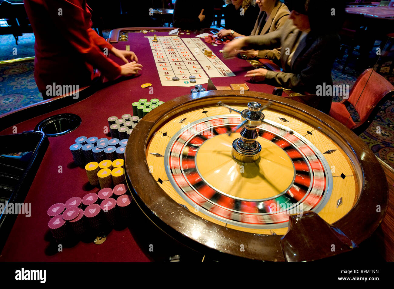 Frankreich, Calvados, Pays d ' Auge, Deauville, das Casino, englisches Roulette Rad Tabelle Stockfoto