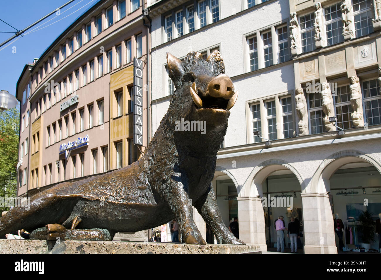 Die Bronze Wildschwein außerhalb der Jagd und Fischerei Museum München Stockfoto
