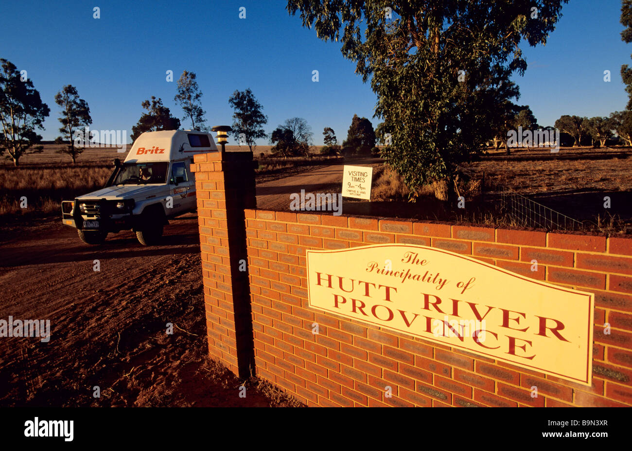 Australien, Western Australia, Principalty des Hutt River Nain, unterzeichnen zeigt den Besuchern die Stunden, wenn die Principalty ist Stockfoto